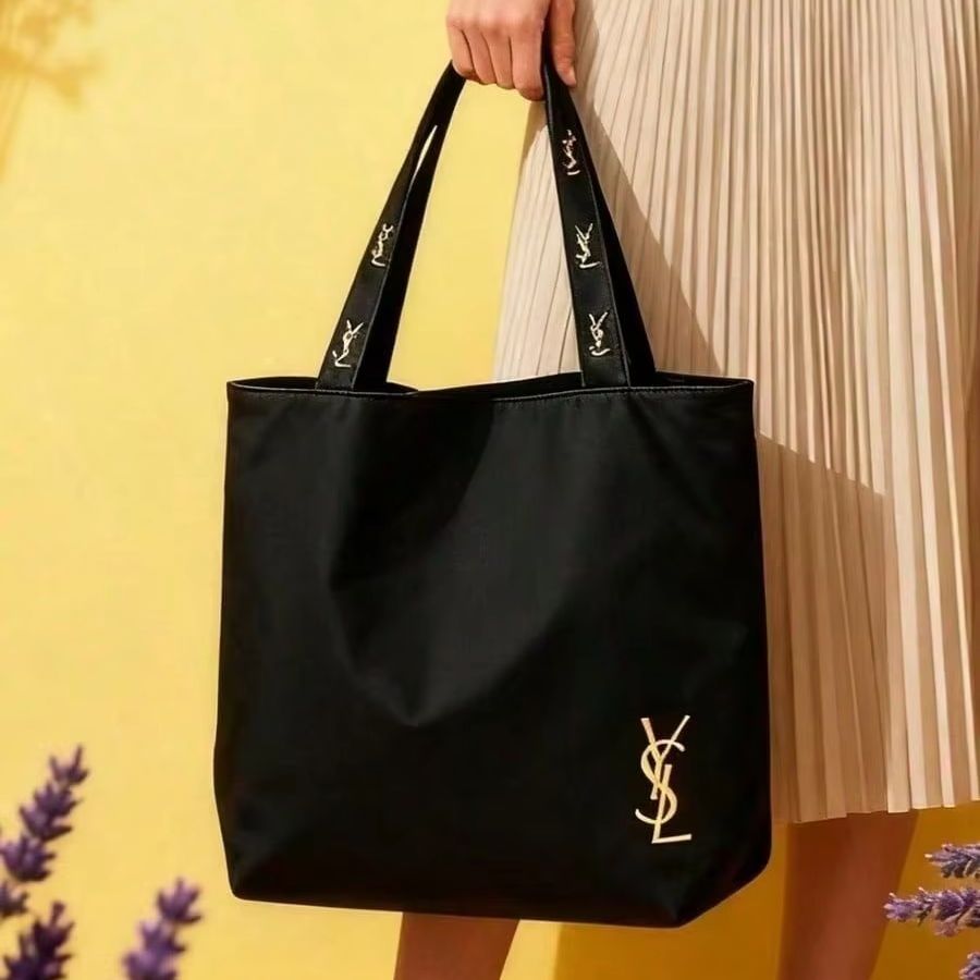 Ysl Beauty Makeup - Yves Saint Laurent YSL의 가방 미니멀리스트