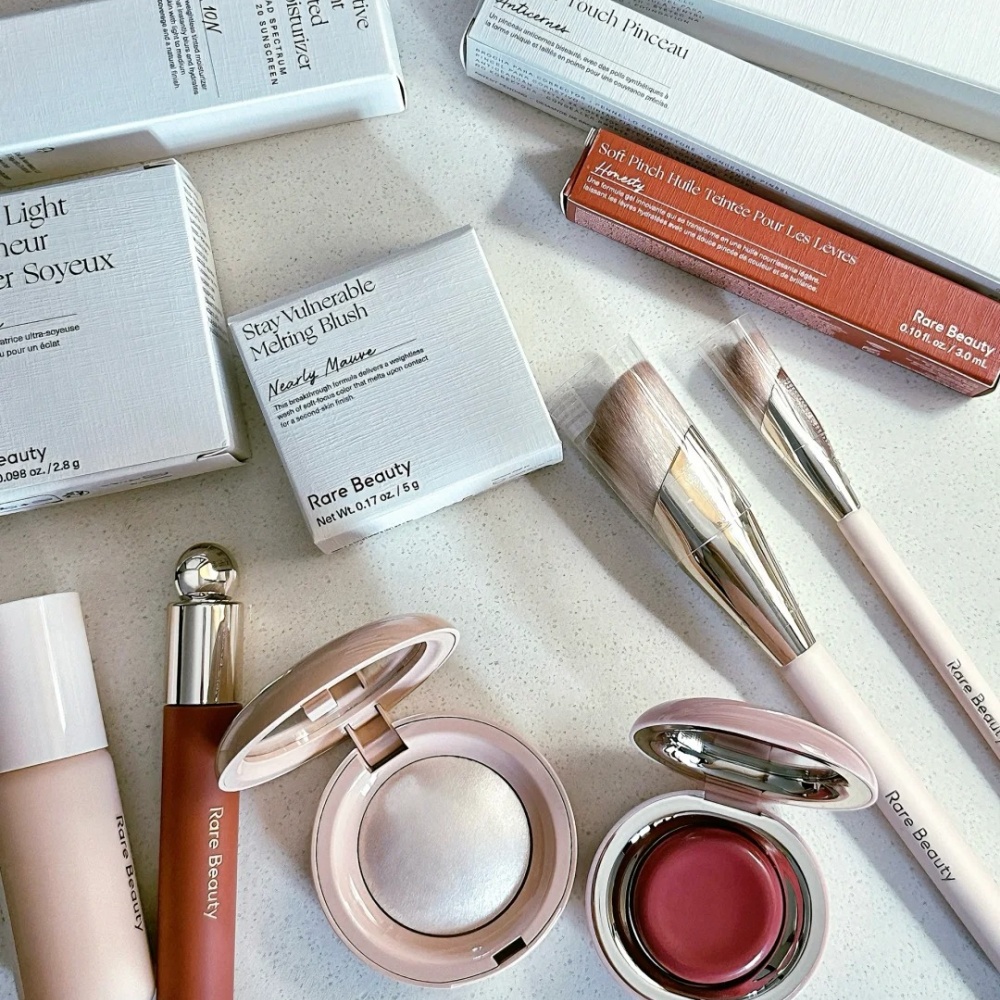 레어 뷰티 하이라이터 롱래스팅 페이스 일루미네이터 브라 - Rare Beauty Makeup Highlighter 리뷰 및 가격